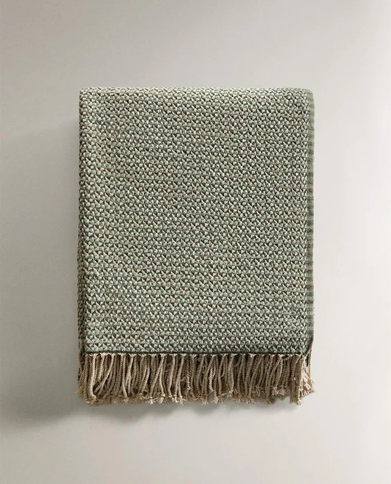 MANTA CHENILLA GEOMÉTRICA en Verde oliva - Textiles, Uruguay | Zara Home, vista 5
