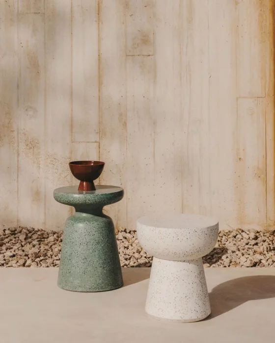 Mesa auxiliar de exterior Mesquida - de terrazo verde Ø 39 cm en Verde - Mesas de arrimo, Uruguay | Kavehome, vista 2