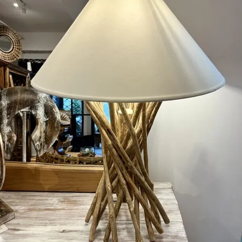 Lámpara de mesa Yasi en Off-white - Lámparas de mesa, Uruguay | Balihai