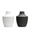 FLORERO CERAMICA D14x18CM BLANCO/NEGRO MATE en Multicolor - Jarrones, Uruguay | Koz, vista 1 de 3