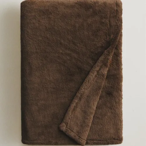 MANTA PELO DOBLE FAZ en Marrón - Textiles, Uruguay | Zara Home