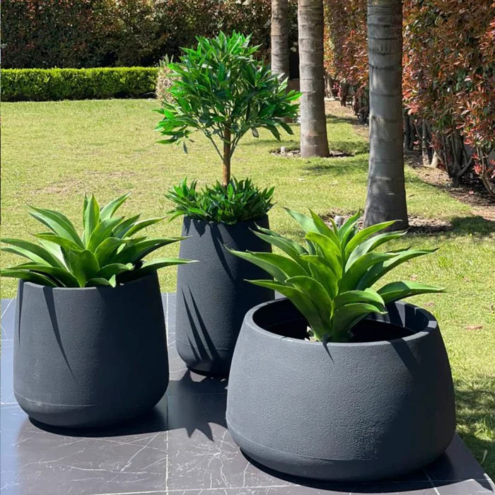 Maceta Bossa Baja en Negro - Macetas, Uruguay | Alta Gracia Deco, vista 3