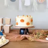Pie de torta alta base negra y flecos – 30cm - Decoración, Uruguay | Dreams On Time, vista 13 de 13