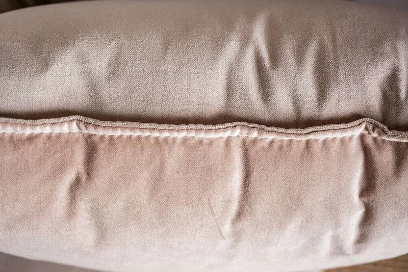 ALMOHADON TERCIOPELO ROSA - 55 X 55 CMS en Rosa - Textiles, Uruguay | La Iberica, vista 6