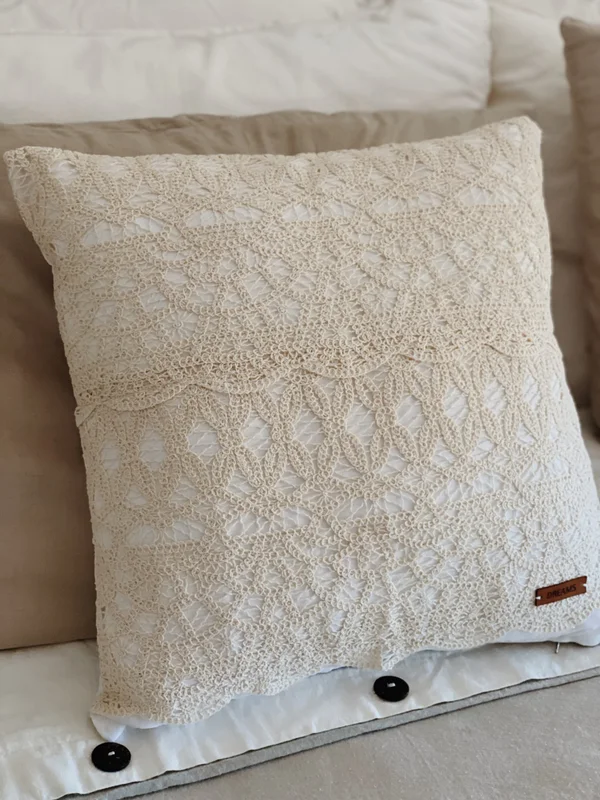 Almohadón Crochet – 50×50 en Beige - Textiles, Uruguay | Dreams On Time, vista 10