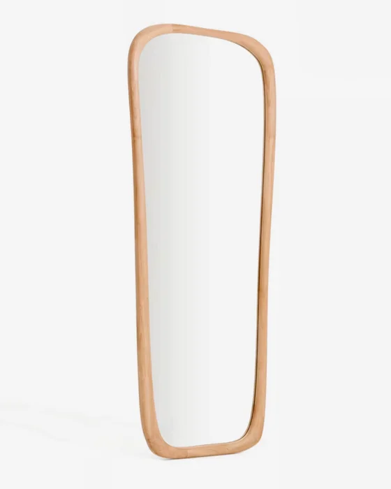Espejo Alura de madera de teca - 158 x 61 cm FSC en Marrón - Espejos, Uruguay | Kavehome