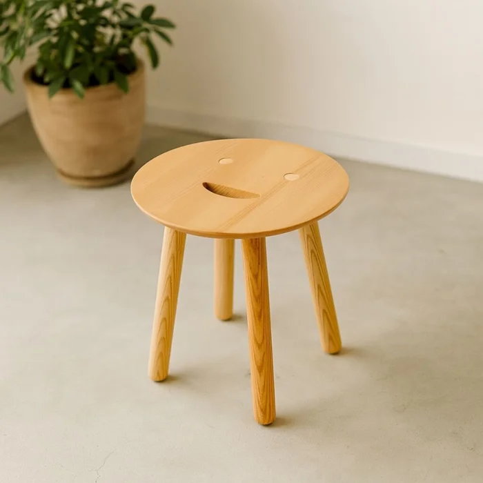 BANCO EMOJY MARRÓN en Madera natural - Butacas, banquetas y puffs, Uruguay | Viasono