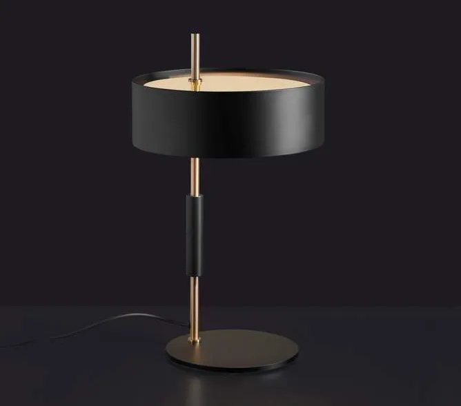 LUMINARIA GERRIT en Negro - Lámparas de pie, Uruguay | Berlina Store