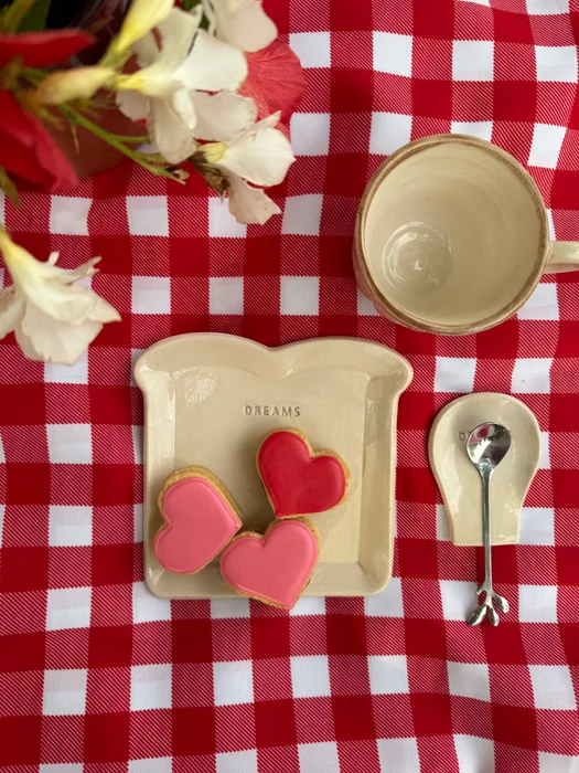 Kit desayuno con vaso de cerámica, apoya cucharas, plato y cucharita en Beige - Decoración, Uruguay | Dreams On Time, vista 30