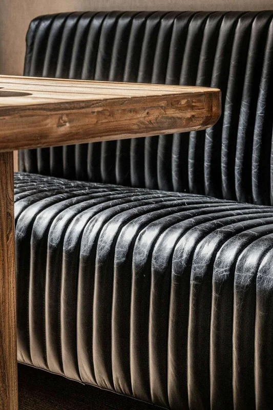SILLON DE COMEDOR FERRARO - CUERO ITALIANO NEGRO - 1.53 MTS en Negro - Sillones y sofás, Uruguay | La Iberica, vista 5
