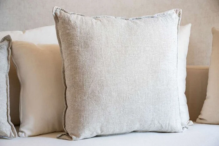 ALMOHADON PAZ - LINO CRUDO 55 X 55 en Blanco - Textiles, Uruguay | La Iberica
