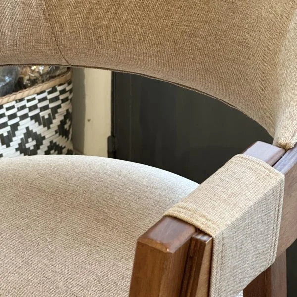 BANQUETA ZENIT Carvalho Tela tono Tostado en TELA ARENA TOSTADO - Muebles, Uruguay | Indrana, vista 3
