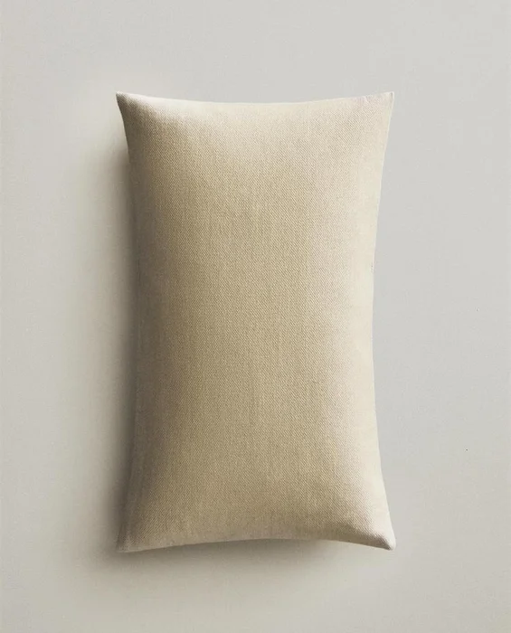 FUNDA COJÍN LISA en Beige - Textiles, Uruguay | Zara Home