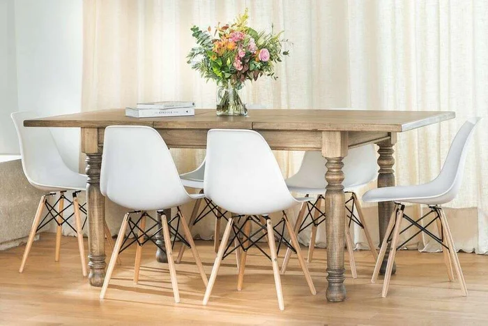 MESA COMEDOR DE CEDRO EMMA - EXTENSIBLE en Madera natural - Mesas de comedor, Uruguay | La Iberica