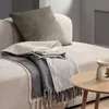 Manta throw LUNDKARSE 130x170 lana gris/beige en Gris/beige - Textiles, Uruguay | JYSK, vista 4 de 5