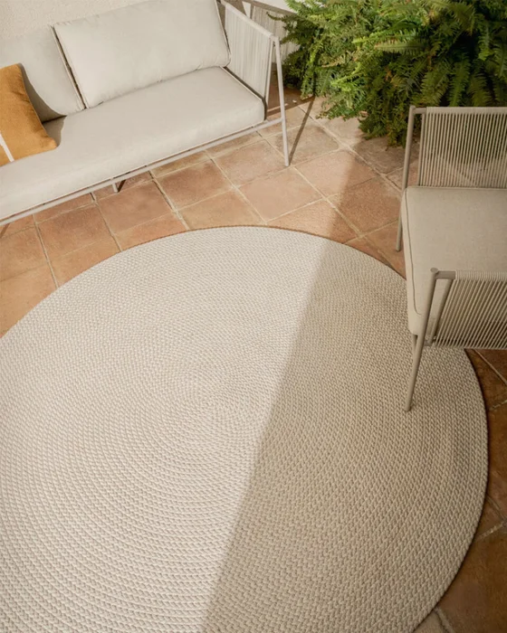 Alfombra Despas de fibras sintéticas crudo Ø150 cm. en Beige - Muebles para el exterior, Uruguay | Kavehome, vista 2