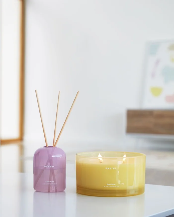 Vela aromática Pastel Clouds 600 gr en Amarillo - Velas y Portavelas, Uruguay | Kavehome, vista 2