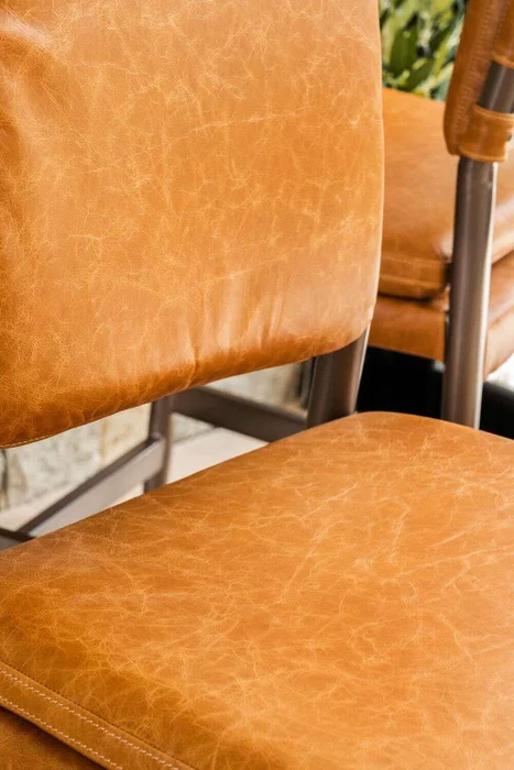 SILLA DE BAR CLUB - CUERO ITALIANO CARAMELO en Marrón - Sillas, Uruguay | La Iberica, vista 7