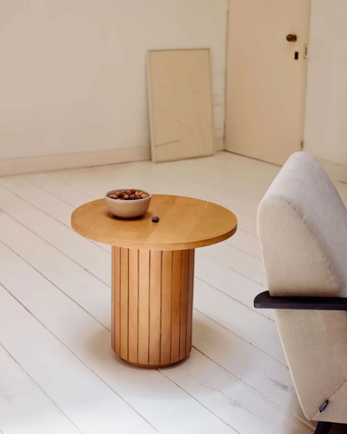 Mesa auxiliar redonda Licia de madera maciza de mango Ø 60 cm en Madera natural - Mesas de arrimo, Uruguay | Kavehome, vista 2