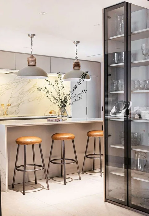 BANCO DE BAR CLUB - CUERO ITALIANO CARAMELO - Sillas, Uruguay | La Iberica, vista 7