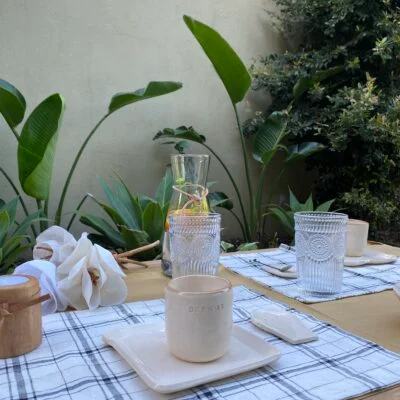 Kit desayuno con vaso de cerámica, apoya cucharas, plato y cucharita en Beige - Decoración, Uruguay | Dreams On Time, vista 22