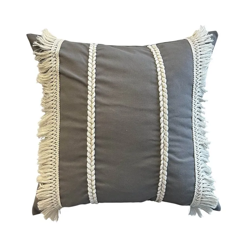 ALMOHADON CON TRENZAS Y FLECOS 45x45CM GRIS en Gris - Textiles, Uruguay | Decohogar