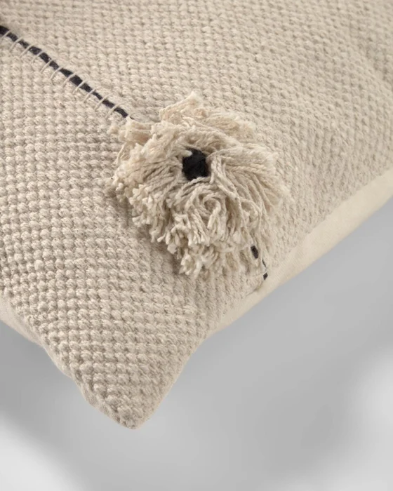 Almohadón Belisa 45 x 45 cm en Beige, Uruguay | Kavehome, vista 3