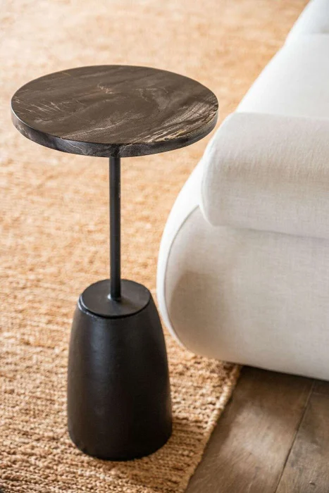 MESA PETRIFICADA BLACK - BASE CEMENTO - 32 CMS en Negro - Mesas de living, Uruguay | La Iberica