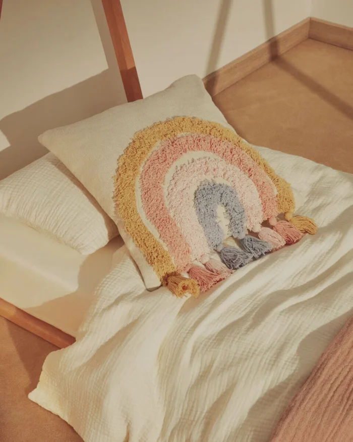 Almohadón Tadea algodón arcoíris multicolor 45 x 45 cm en Beige - Textiles, Uruguay | Kavehome, vista 2
