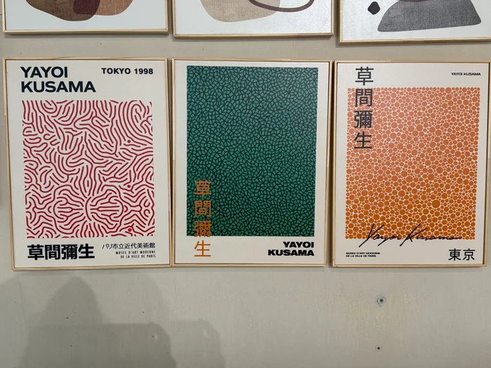 Kit 3 Cuadros - Yayoi Kusama Colores - 30 × 40 en Multicolor - Decoración de pared, Uruguay | Berna home, vista 2