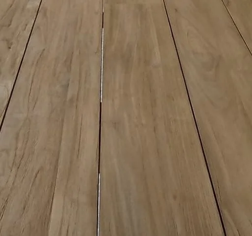 MESA VICTOR TEKA NATURAL en Madera natural - Mesas de comedor, Uruguay | Masinfinito Casa, vista 3