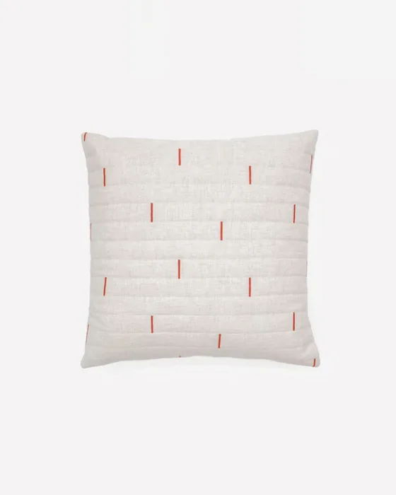 Almohadón Blaina de algodón y lino blanco con detalle bordado - rojo 45 x 45 cm en Blanco, Terracota - Textiles, Uruguay | Kavehome