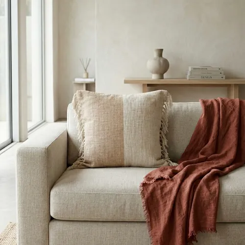 Almohadón Algodón combinado flecos Beige y Tostado cuadrado en Beige - Textiles, Uruguay | Indrana