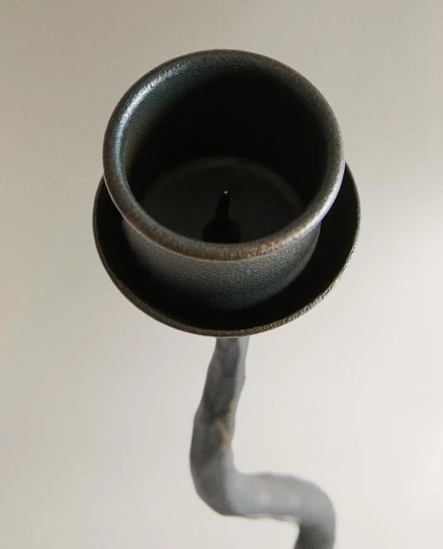 CANDELABRO HIERRO ONDULADO en Negro - Velas y Portavelas, Uruguay | Zara Home, vista 4