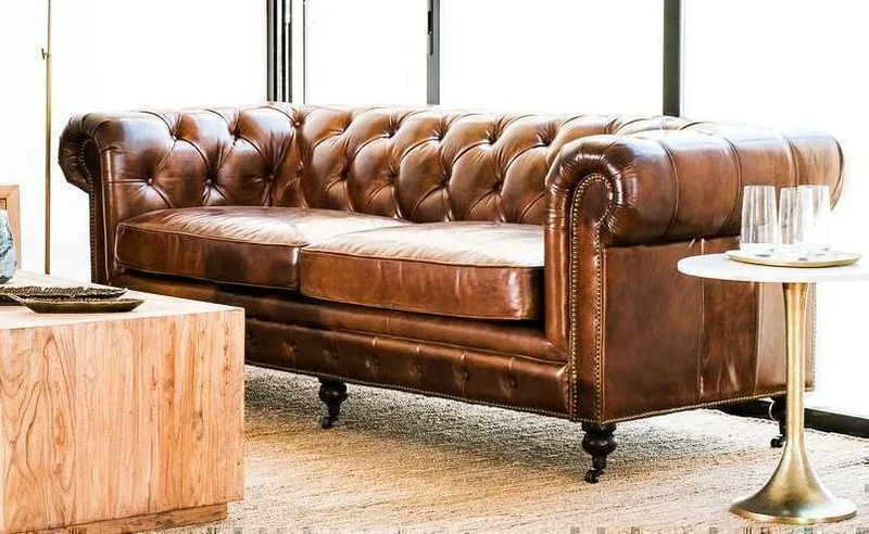SILLON CHESTERFIELD CUERO ITALIANO - 3 CUERPOS en Marrón - Sillones y sofás, Uruguay | La Iberica, vista 7