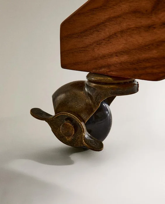 BURRO ROPA MADERA FRESNO en Marrón - Cómodas, Uruguay | Zara Home, vista 7
