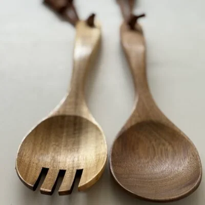 Juego de cubiertos ensaladeros con cuero en Madera natural - Decoración, Uruguay | Dreams On Time, vista 4