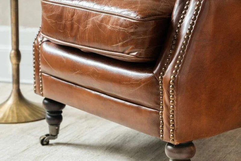 BERGERE CUERO ITALIANO ENVEJECIDO CON TACHAS en Marrón - Sillones y sofás, Uruguay | La Iberica, vista 16