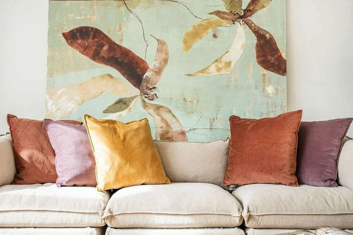 ALMOHADON TERCIOPELO ORO - 55 X 55 CMS en Dorado - Textiles, Uruguay | La Iberica, vista 7