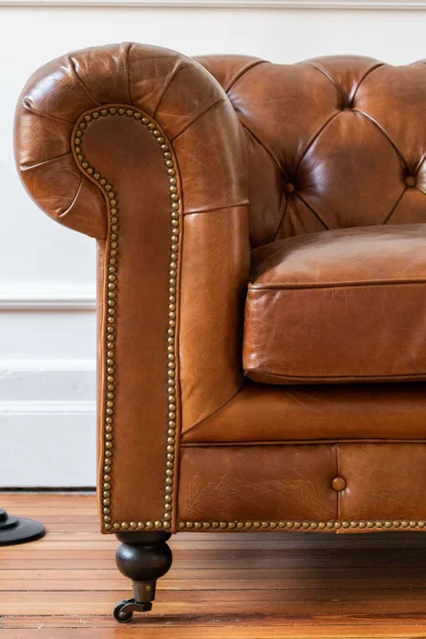 SILLON CHESTERFIELD - CUERO ITALIANO - XL en Marrón - Sillones y sofás, Uruguay | La Iberica, vista 10