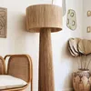 Luminaria de Pie Bukano Wood en Madera natural - Lámparas de pie, Uruguay | Serlux, vista 3 de 8