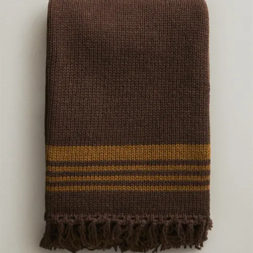 MANTA PUNTO FLECOS en Marrón - Textiles, Uruguay | Zara Home