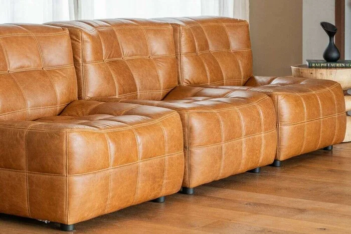 BUTACA COLUMBIA - CUERO ITALIANO CARAMELO en Marrón - Sillones y sofás, Uruguay | La Iberica