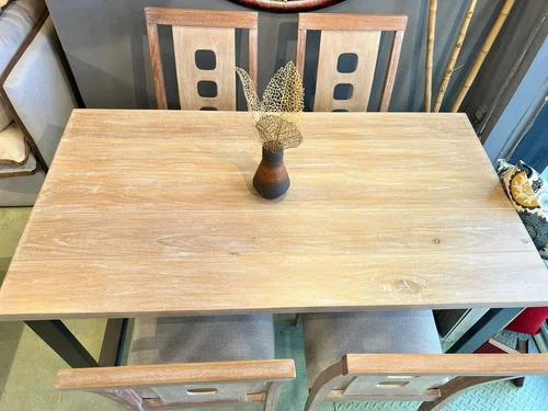 Juego Comedor Industrial Madera Maciza 4 Sillas 140x85 A Eleccion en Madera natural - Mesas de comedor, Uruguay | Ozark Home, vista 3