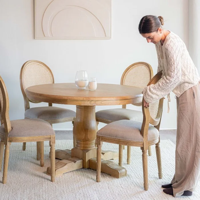 Mesa de Comedor Volutta / Natural con base blanca en Madera natural - Mesas de comedor, Uruguay | Fábrica Italiana