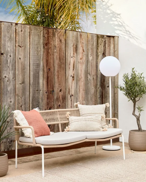 Planta artificial Olivo con maceta negro 140 cm en Negro - Macetas, Uruguay | Kavehome, vista 3