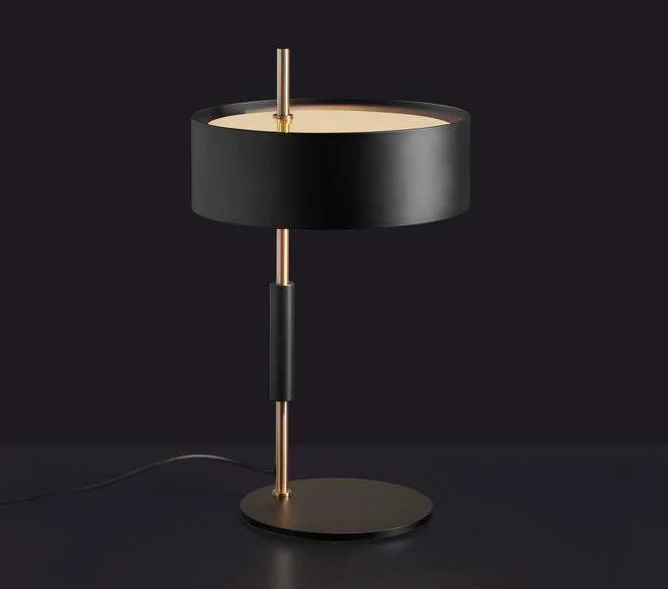 LUMINARIA GERRIT en Negro - Lámparas de pie, Uruguay | Berlina Store