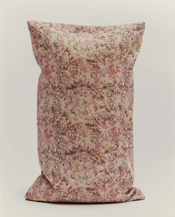 FUNDA COJÍN FLORES en Multicolor - Textiles, Uruguay | Zara Home