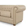 Sofá Chesterfield Novo - Cuero Básico - 3 cuerpos - Arena - (Preventa) en Beige - Sillones y sofás, Uruguay | NYR, vista 3 de 5