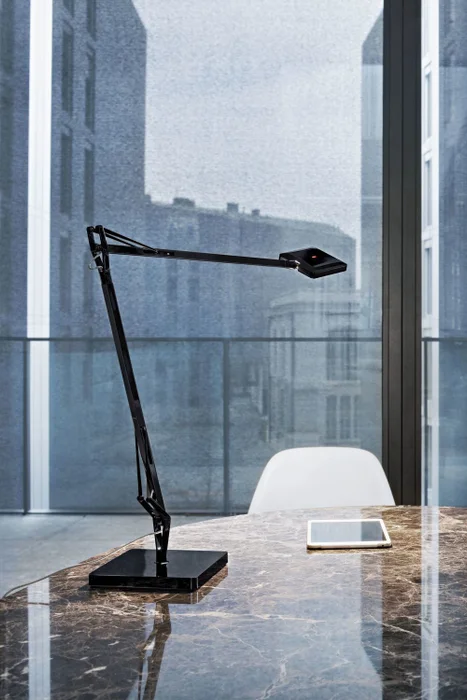 Kelvin Edge Black en Negro - Lámparas de mesa, Uruguay | Darko Lighting, vista 2
